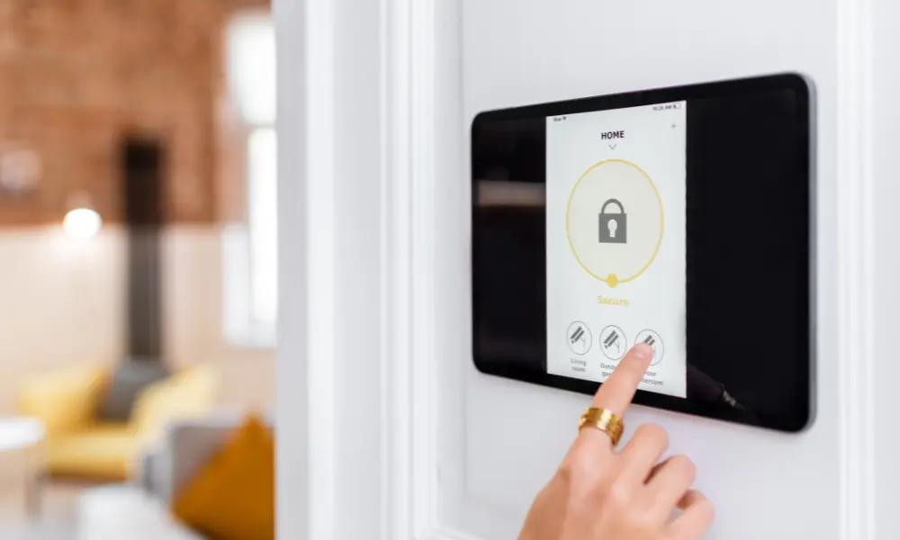 How to protect your smart home with home security control apps
